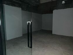 Mandarin Gallery (D9), Retail #458473521